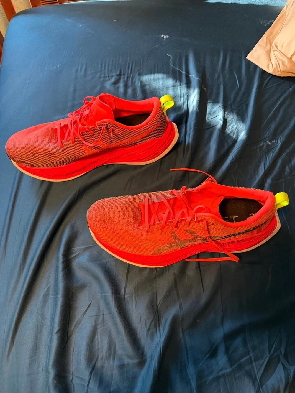 ASICS Men’s Superblast v1 Paris size 13